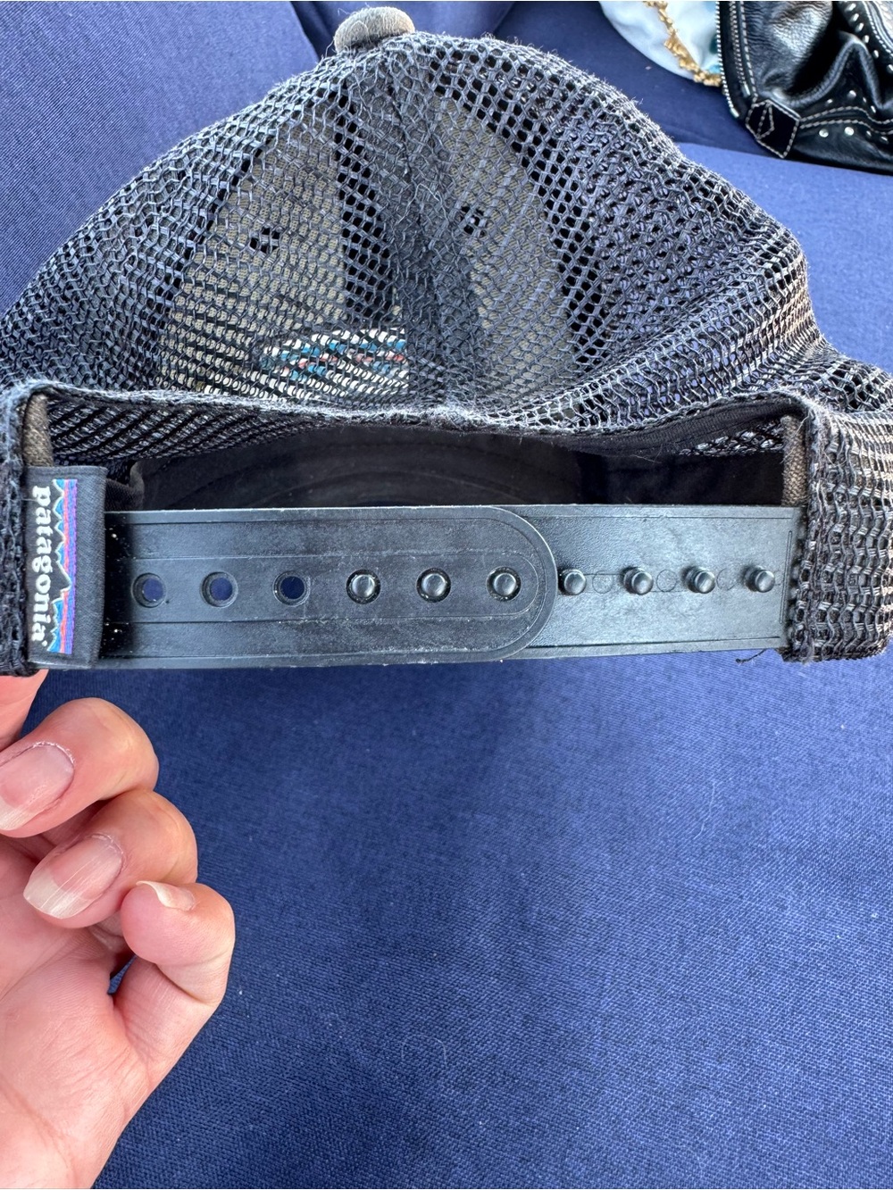 Patagonia P-6 logo trucker hat - Picture 2 of 2